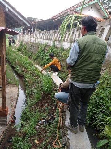 D.I. Cilembur I | Foto Inventarisasi | Sta 0+350 bangunan sisi kiri +-50 cm | Pagadungan, Karang Tanjung, Pandeglang
